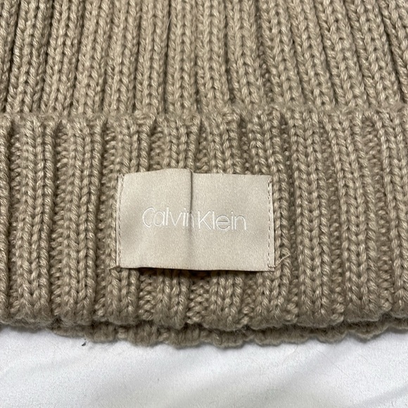 Calvin Klein NWOT Beanie Knit Tan Winter Hat - Picture 2 of 5